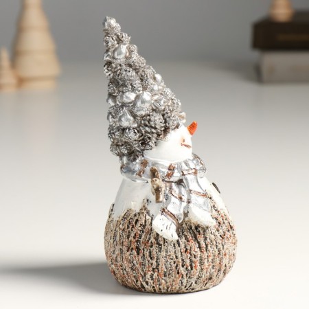Polystone souvenir "Snowman in a cap of cones and stoopers" 10x8x17 cm-1