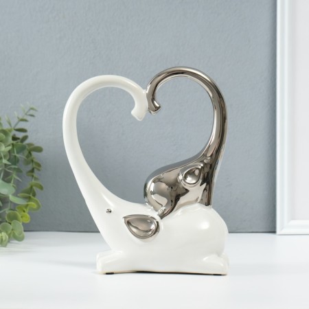 Souvenir Ceramics "Elephant with an elephant. Heart" White with silver 7.3x17.5x22 cm