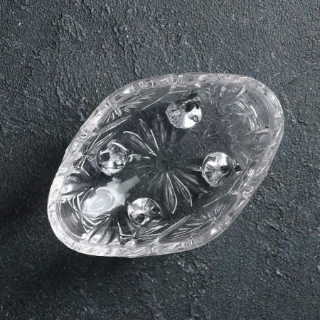 Glass candidate on the legs of the Vorticheat, 13.5 × 9 × 7.5 cm-1