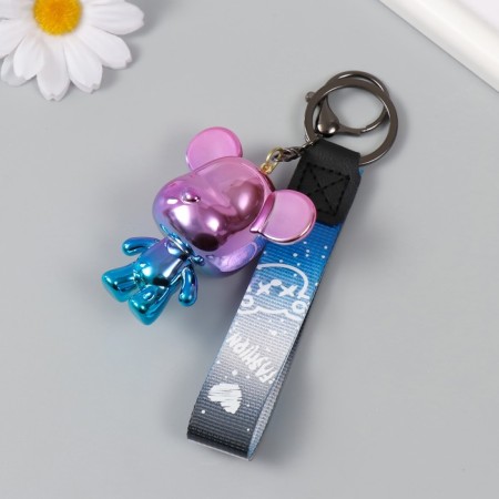 A plastic keychain with a carbine, a strap "Bear" holography 4x5.3x6.5 cm-2