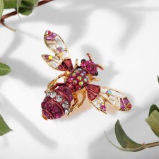 Brooch 
