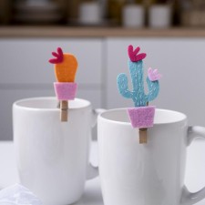 Set of decorative clothespins 