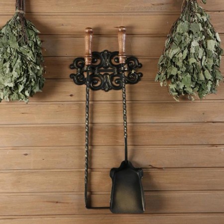 Kaminn “monogram” (poker + scoop), wall mount