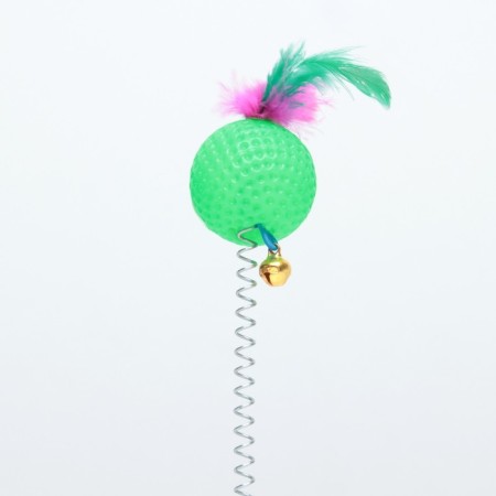Teaser "corrugated ball with feathers on a suction cup", a ball 3.8 cm, green-1