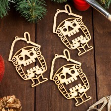 A set of Christmas tree toys 