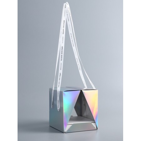 Box under the bento-port with ribbons, holography, 15.5 x 15.5 x 16 cm