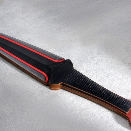 Wooden souvenir "kunai" red accent-1