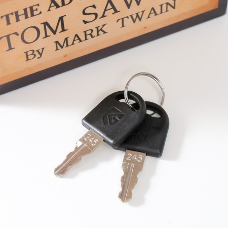 Safe Brush Todge to the Tom Adventures of Tom Soyer 21x13x5 cm-4