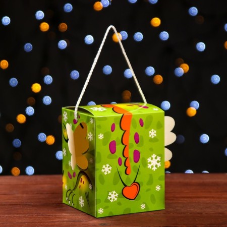 Gift box "Dragon Smoinkus", 12 x 12 x 15.5 cm-1