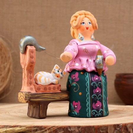Kovrov toy "Baryshnya Plach", ceramics