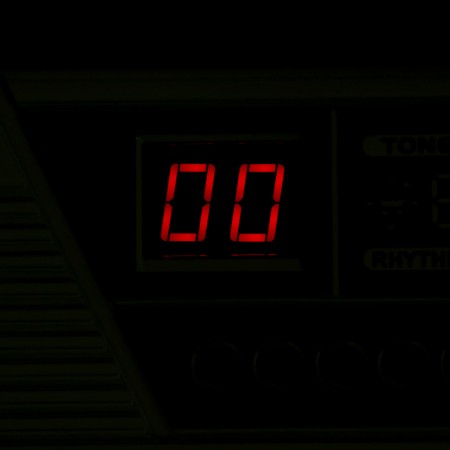 Synthesizer "Musician" with a microphone, 49 keys, works on a network and from batteries-7