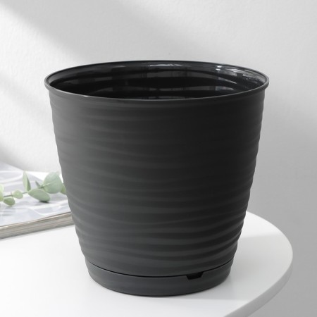 Pot for flowers with a Saffron pallet, 2.6 l, d = 17.6 cm, h = 16.2 cm, black color is black-1