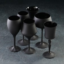 A set of glasses for the wine 