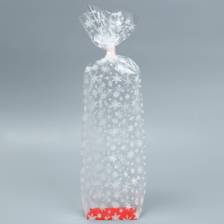 Gift package with a hard bottom "Snowflakes", 6 x 8 x 30 cm, New Year-1