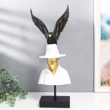 Polystone souvenir "A man in a white hat with a black bird behind him" 48x23x19 cm-1