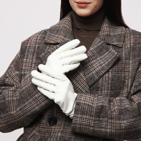 Gloves are female, dimensionless, with insulation, white color-3