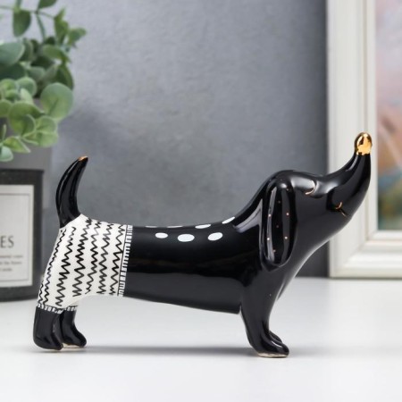 Souvenir Ceramics "Dachshund in shorts" Black 9.3x5.3x13.7 cm