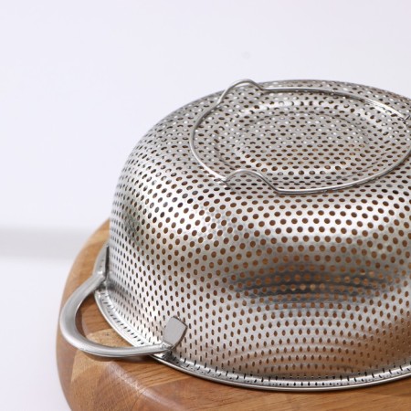 A colander made of stainless steel "Marco", d = 19 cm, two handles, chrome color-3
