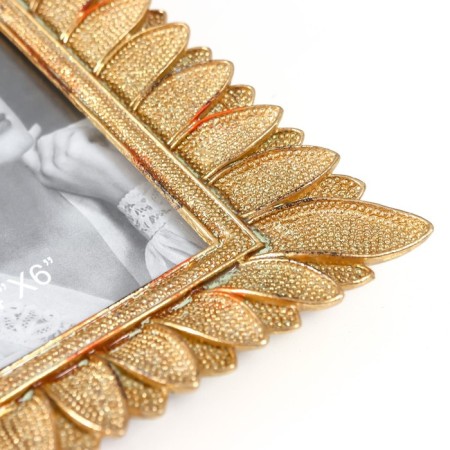 Photo frame Polystone 10x15 cm "petals" gold 17.5x22 cm-3