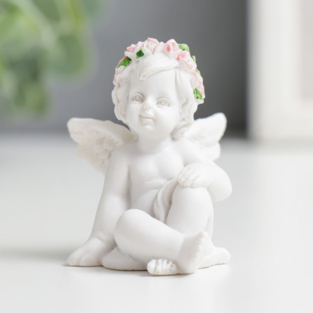 Suvenir Polystone "Snowthrough angel with a wreath of roses sits" 5x3.5x4.3 cm
