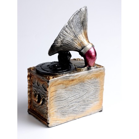 Table interior clock, “gramophone”, on batteries, 15.5 × 9.5 × 24.5 cm, d-7 cm-2
