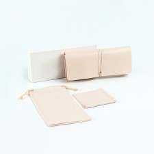 Set for glasses: case, cover, napkin, beige