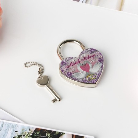 Wedding castle with the key "Love Forever."-3