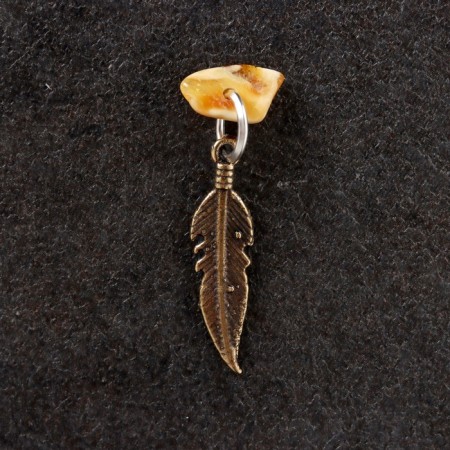 Talisman key "Pero", brass, amber