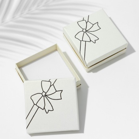 Gift box for the set "Bow", 9 × 9, the color of the milk