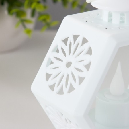 Nightmare "Candle in the HEx" 3HLR1130 White 6x11x15 cm Risalux-5