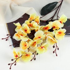 Artificial flowers 