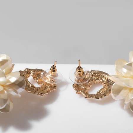 Earrings Assorted "Airiousness", Milk color in gold-2