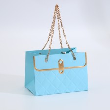 Packet for flowers, handle chain, 