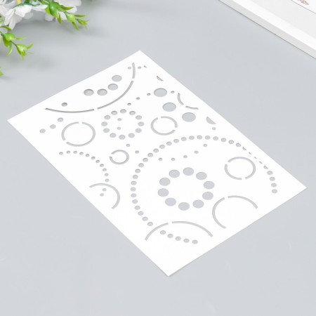 Plastic stencil "circles" 24x16 cm-1