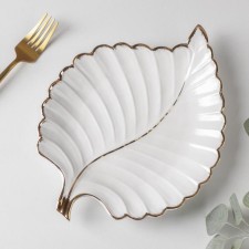 Ceramic serving dish 