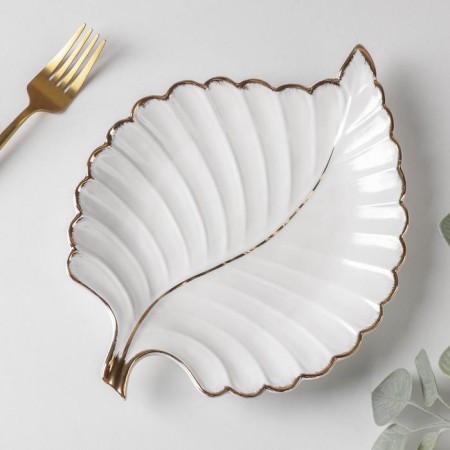 Ceramic serving dish "Rapsodia. Sheet ", 26.5 × 20.5 × 2.5 cm, white color