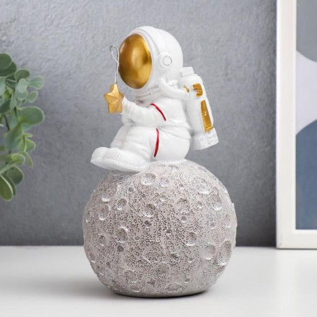 Souvenir Polystone "Astronaut-Rybak" 17.3x11.5 cm-4