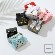 Gift box under the ring 