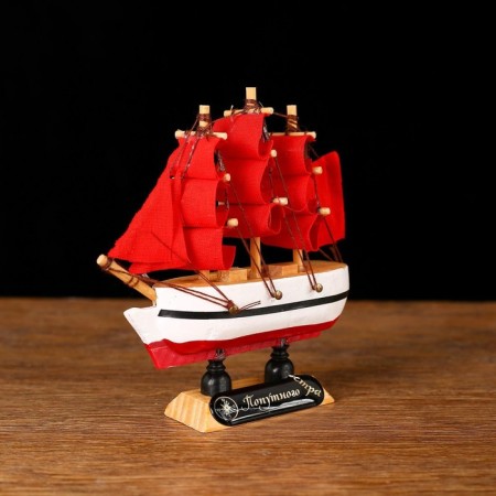 Ship "Medusa" 10x3x10 cm, white hull, red sails-1