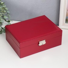 Casket to the leatherette for jewelry 