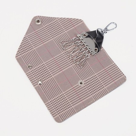 Key on the button, length 13.5 cm, 7 carbines, black color-2