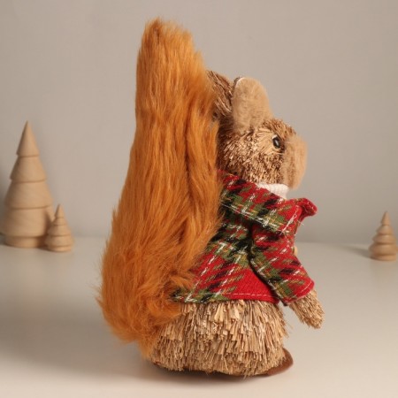 Decor "Squirrel in the winter coat" 21.5x13x12 cm-2