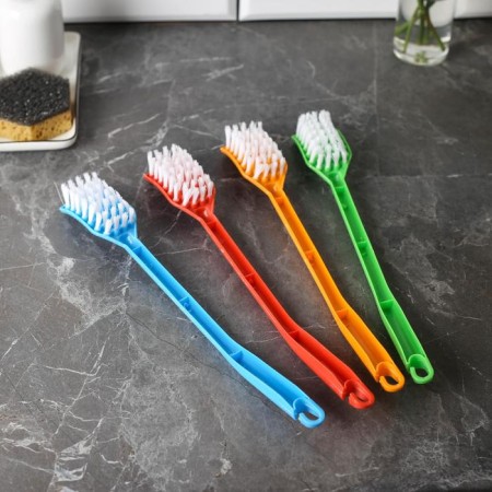 Brush for hard -to -reach places on a long handle, 35 cm, color mix-2