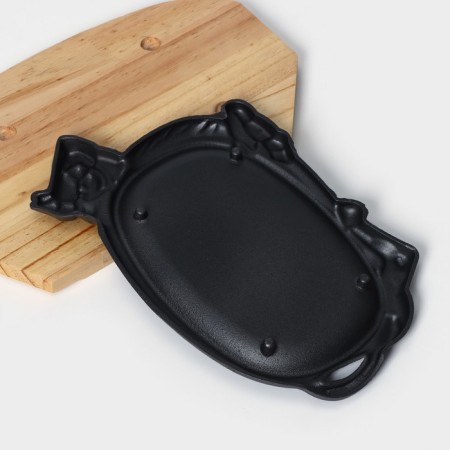 Cast -iron frying pan "Cow", 30 × 18 cm, on a wooden stand mix-5