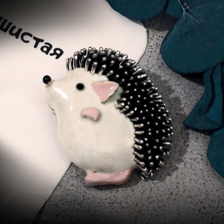 Brooch-Couple "Hedgehog" Dreamer, white-pink color in black in silver-3