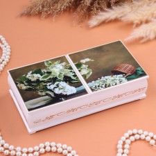 The casket 