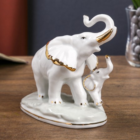Souvenir Ceramics "Walk of an elephant from an elephant" White with gold 12.2x12.7x7.2 cm-5