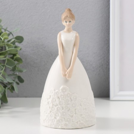 Souvenir ceramics "Bride before the wedding" 19x10x9.5 cm