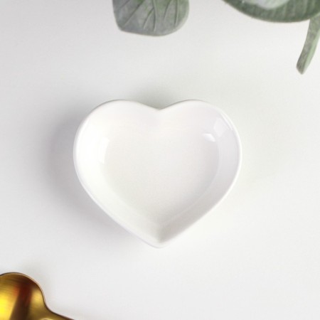 Ceramic shares “Heart”, 50 ml, 8 × 7.3 cm, white color-1