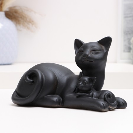 The figure "cats lie" black, 18x10x12cm-1